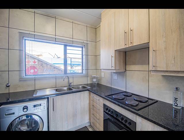 2 BEDROOM APARTMENT FOR SALE IN SOUTH CREST